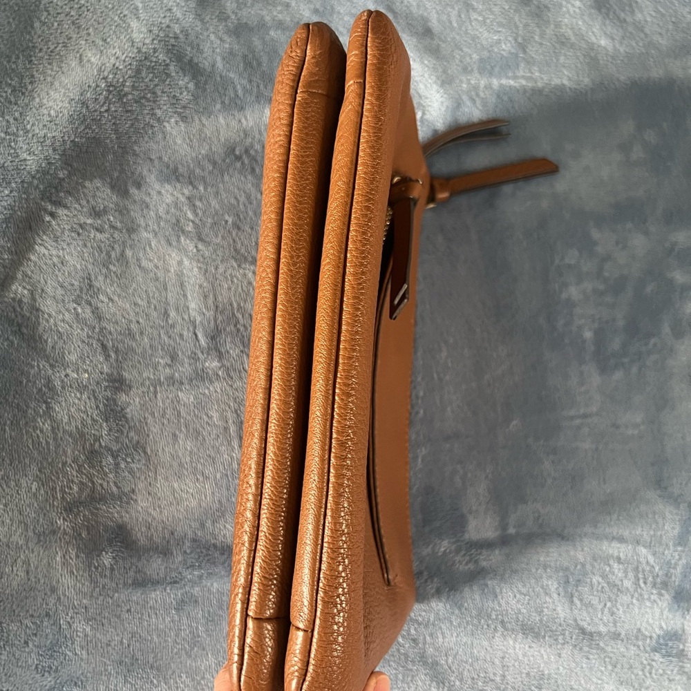 VINCE CAMUTO LEATHER POUCH WALLET NICE - Picture 3 of 7